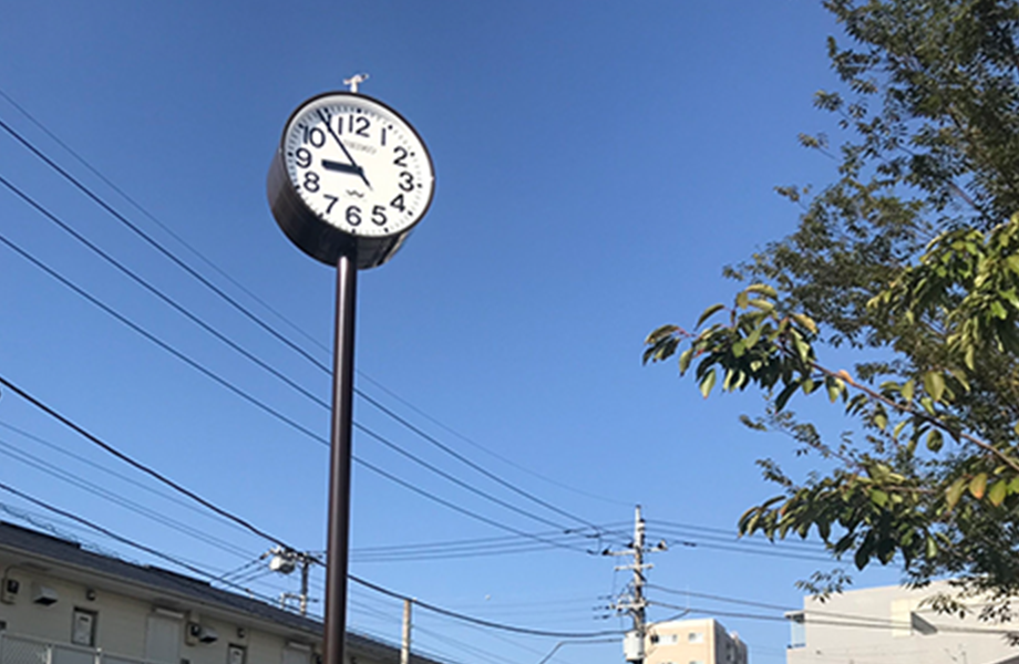 東中野5丁目　おかのうえ公園　時計の整備